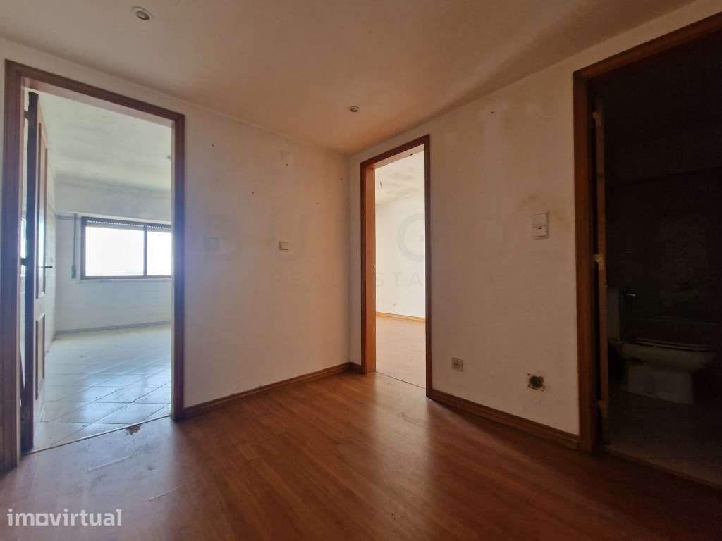 Espaçoso apartamento T2, localizado em São Marcos, Cacém. - Grande imagem: 2/30