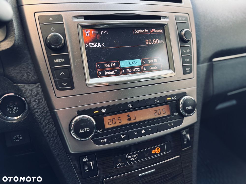 Toyota Avensis 1.8 Sol NAVI - 18