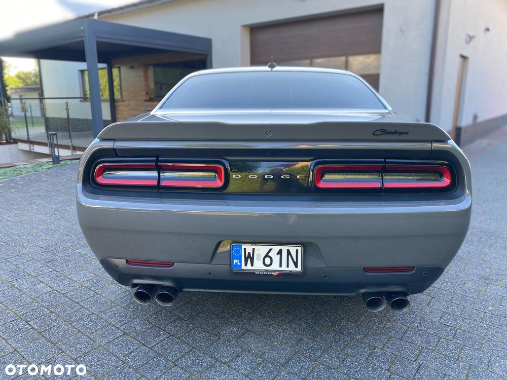 Dodge Challenger - 7