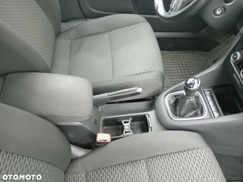 Volkswagen Golf - 10