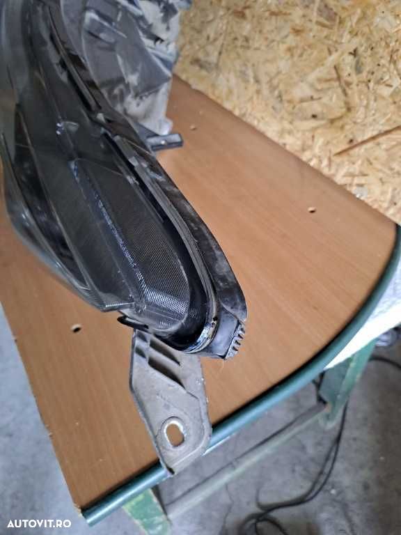 Far stanga Iveco an 2014-2019 original - 7