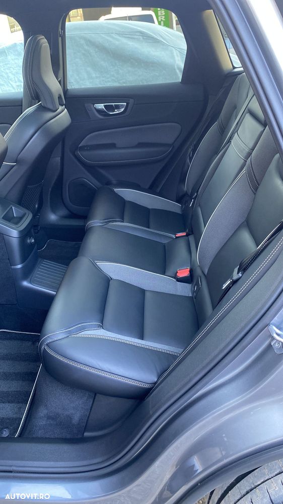 Volvo XC 60 T8 Twin Engine AWD R-Design - 4