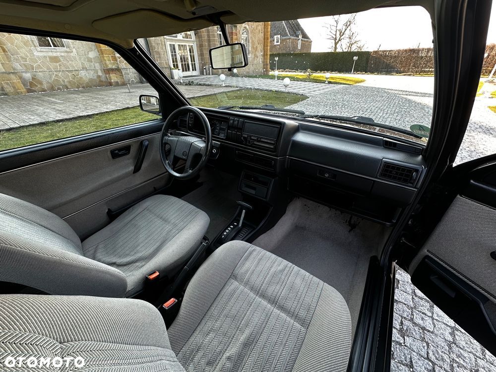 Volkswagen Golf 1.8 CL - 9
