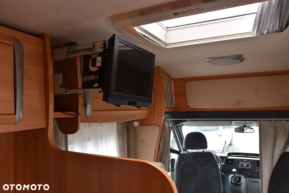 Ford Transit Challenger Genesis 32 - 22