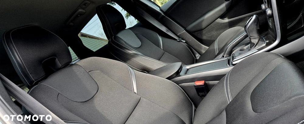 Volvo V40 D2 Geartronic Momentum - 13