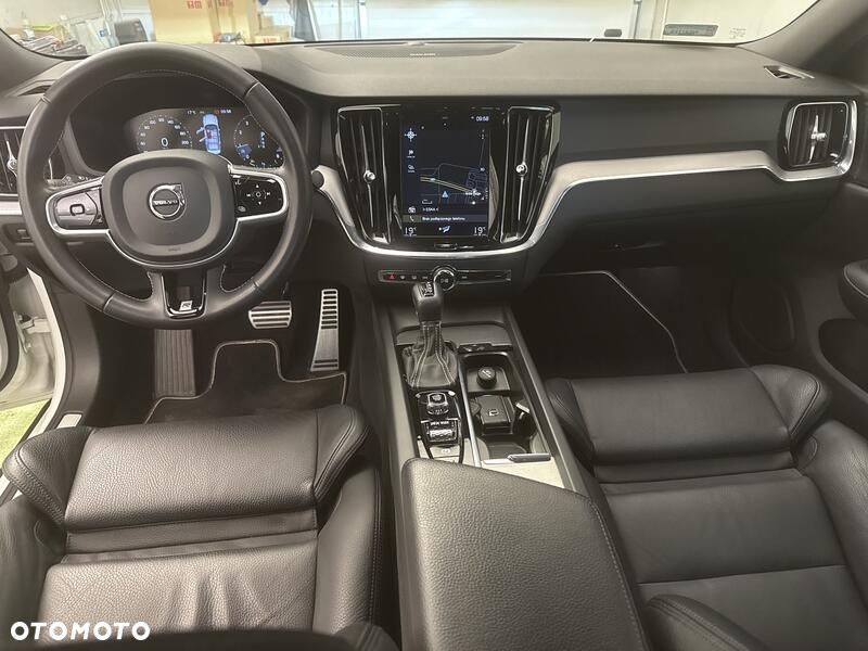 Volvo S60 T4 R-Design - 21