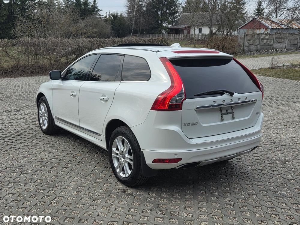 Volvo XC 60 T5 Drive-E Momentum - 4