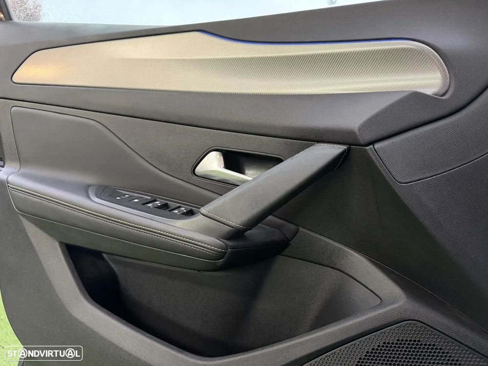 Peugeot 408 1.6 Hybrid GT e-EAT8 - 31