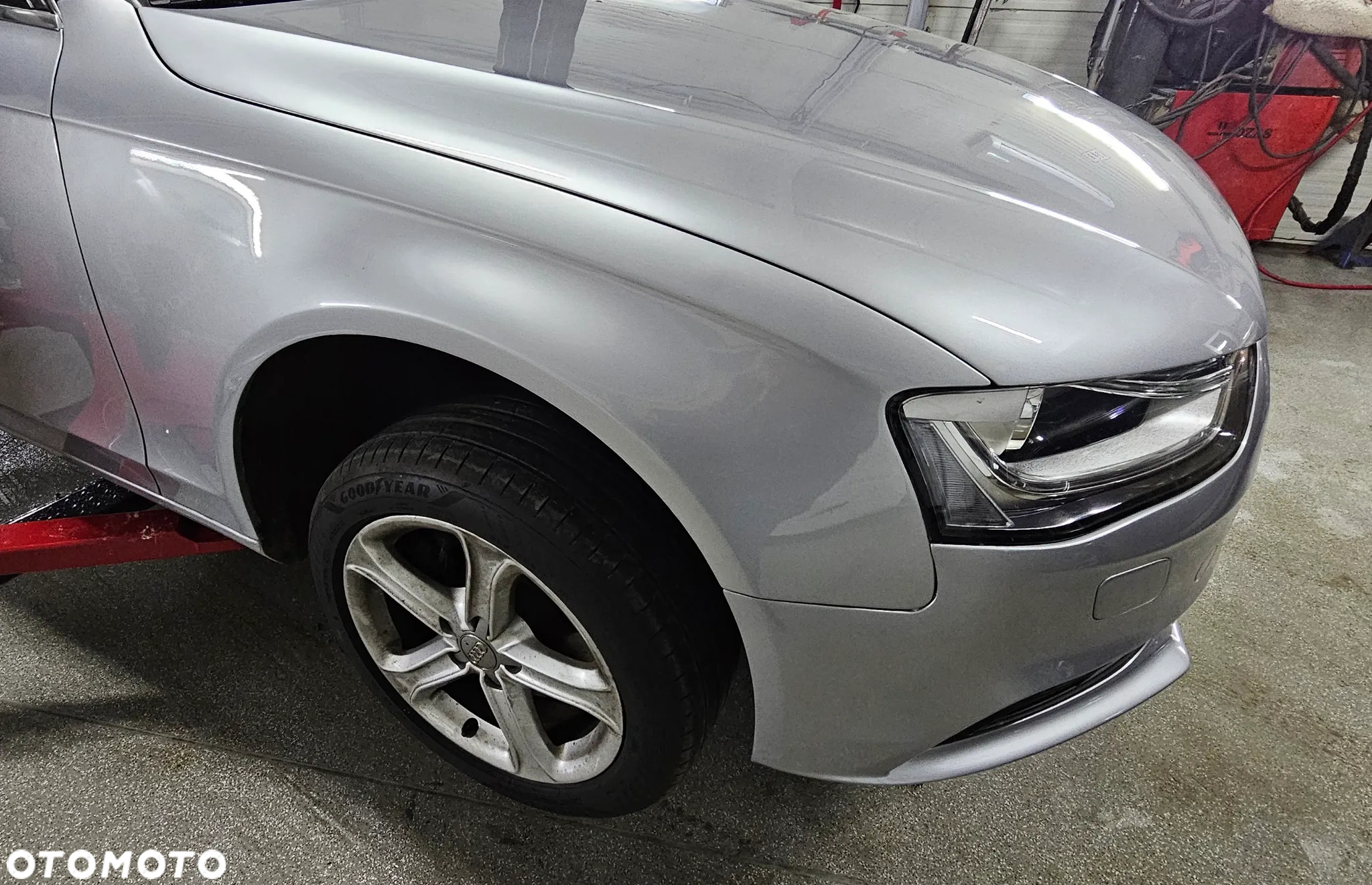 AUDI A4 B8 LIFT BŁOTNIK  PRZÓD PRAWY / LEWY W KOLOR: LZ7G - 4