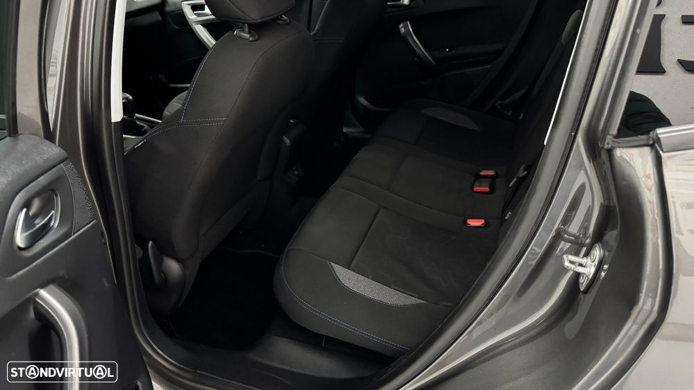 Peugeot 2008 1.2 PureTech Style - 10