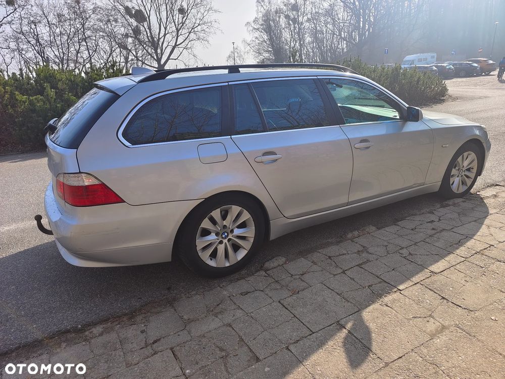 BMW Seria 5 520d Touring - 13