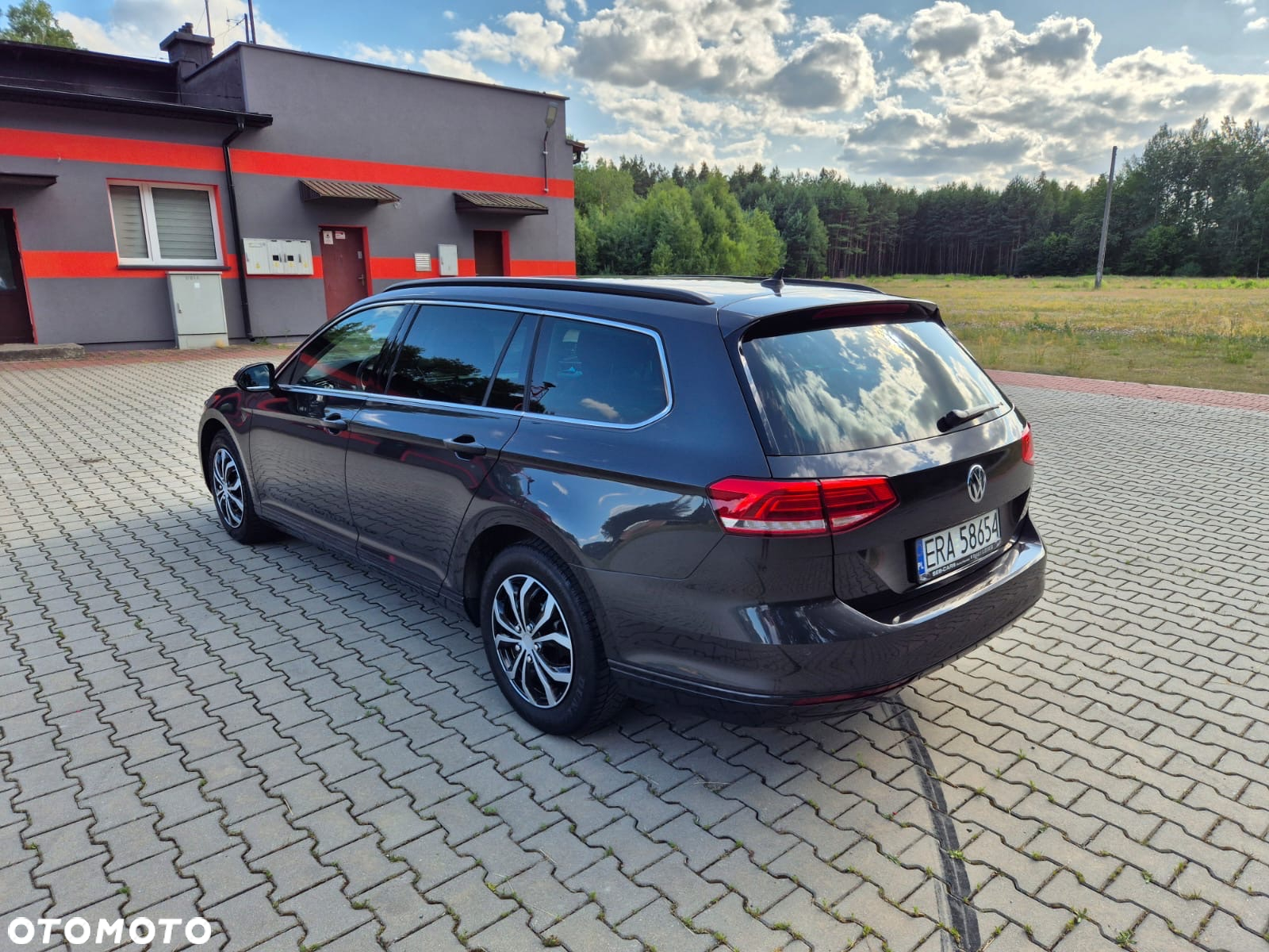 Volkswagen Passat Variant 2.0 TDI SCR DSG Highline - 27