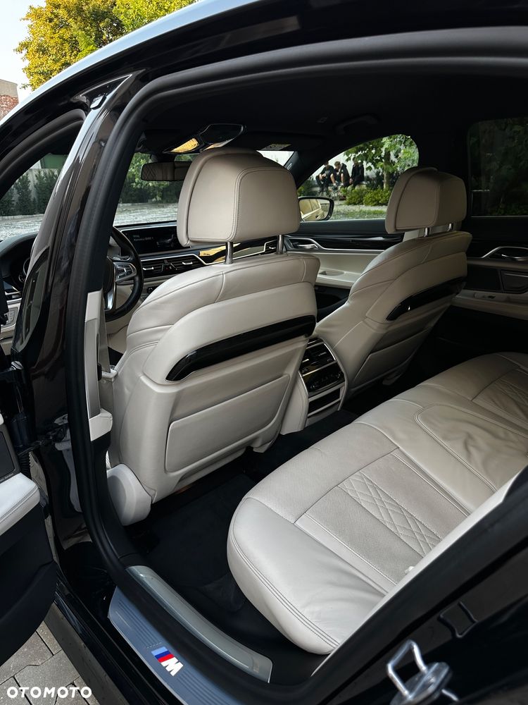 BMW Seria 7 740d xDrive - 26