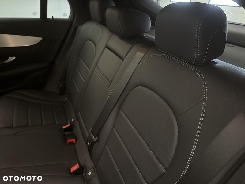 Mercedes-Benz GLC 300 e 4-Matic - 20