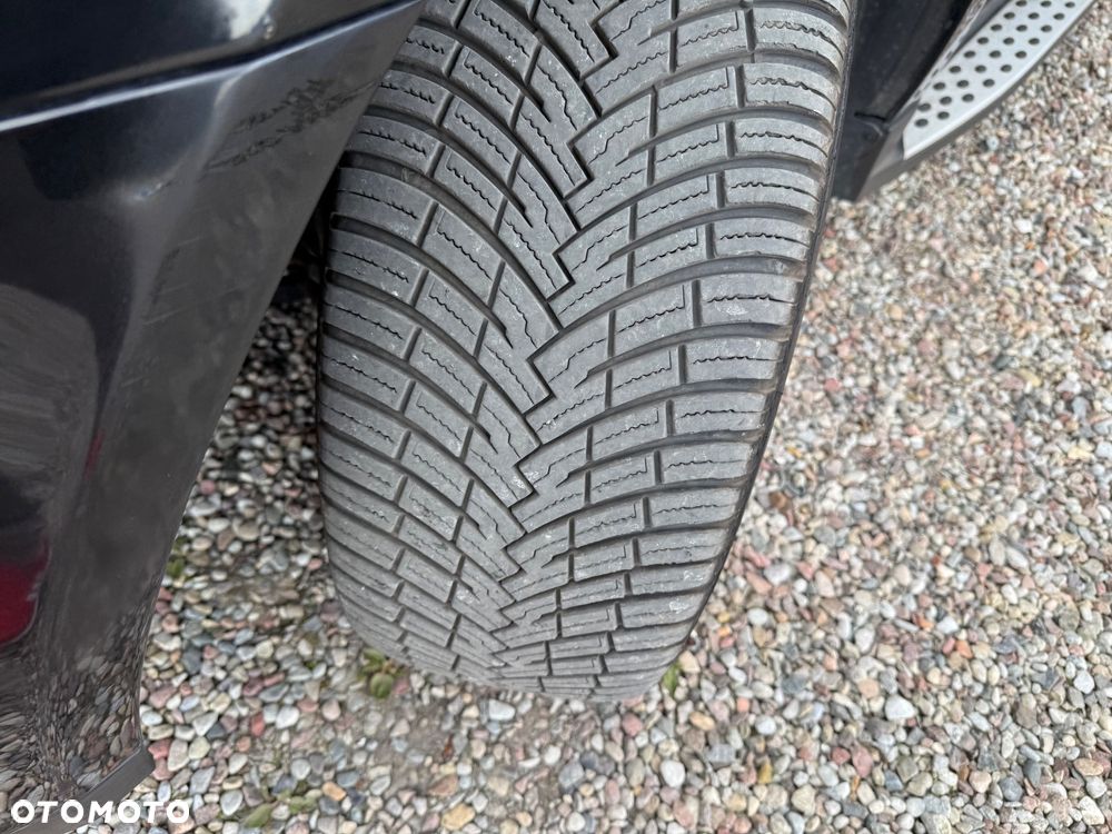Mercedes-Benz ML 320 CDI 4Matic 7G-TRONIC Edition 10 - 25