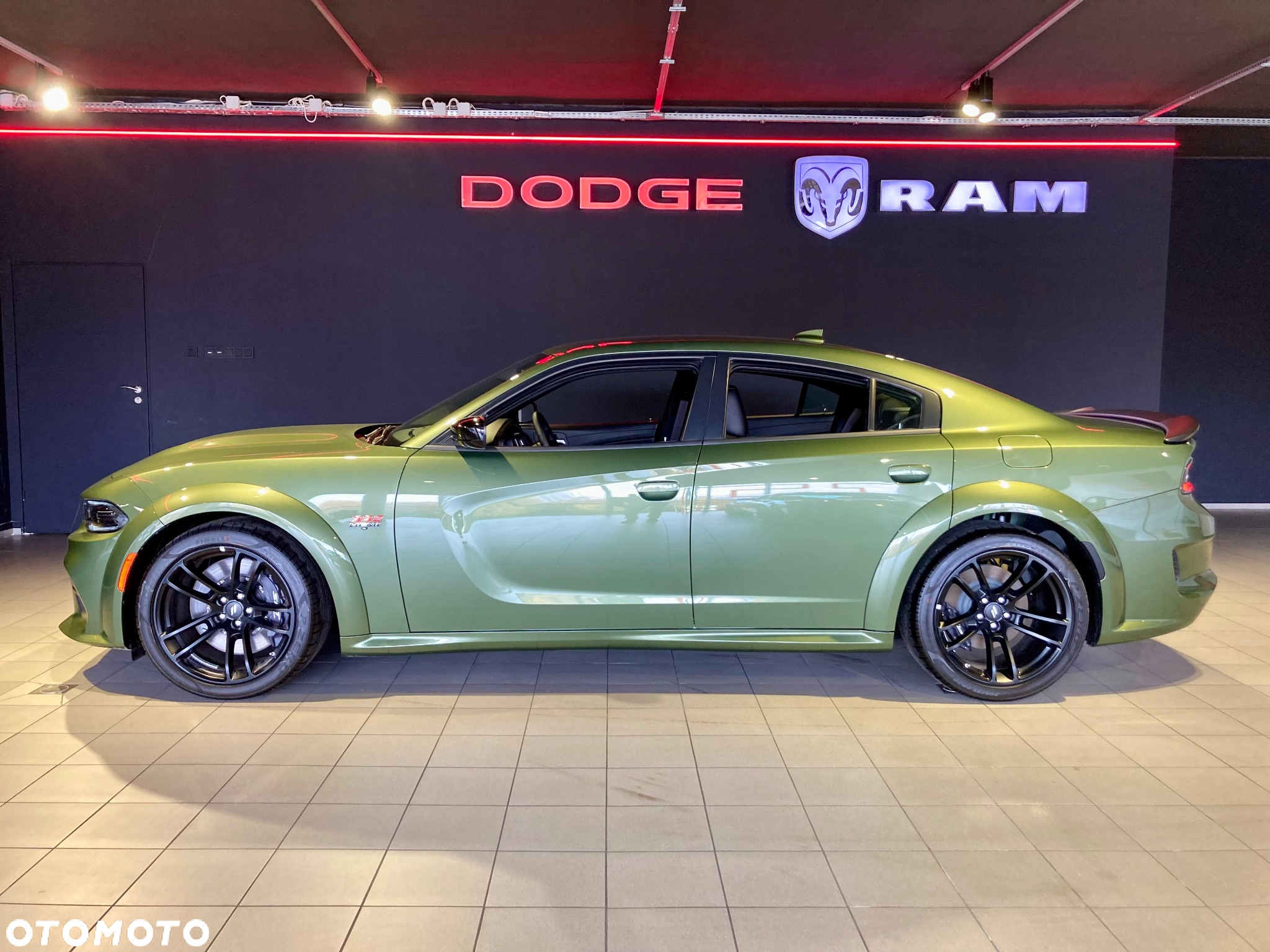 Dodge Charger 6.4 Scat Pack Widebody - 12