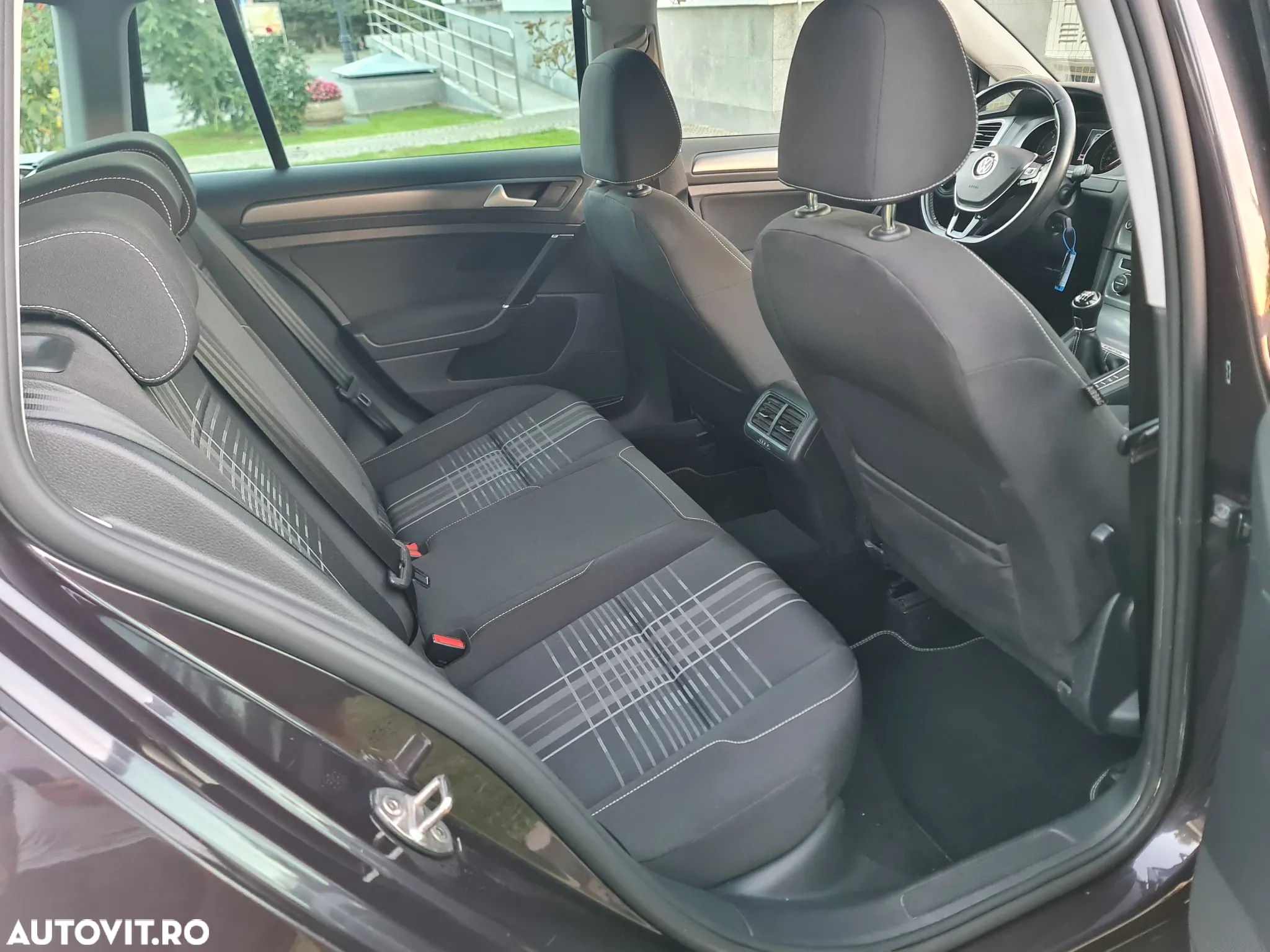 Volkswagen Golf 1.6 TDI 4Motion BlueMotion Technology Lounge - 21
