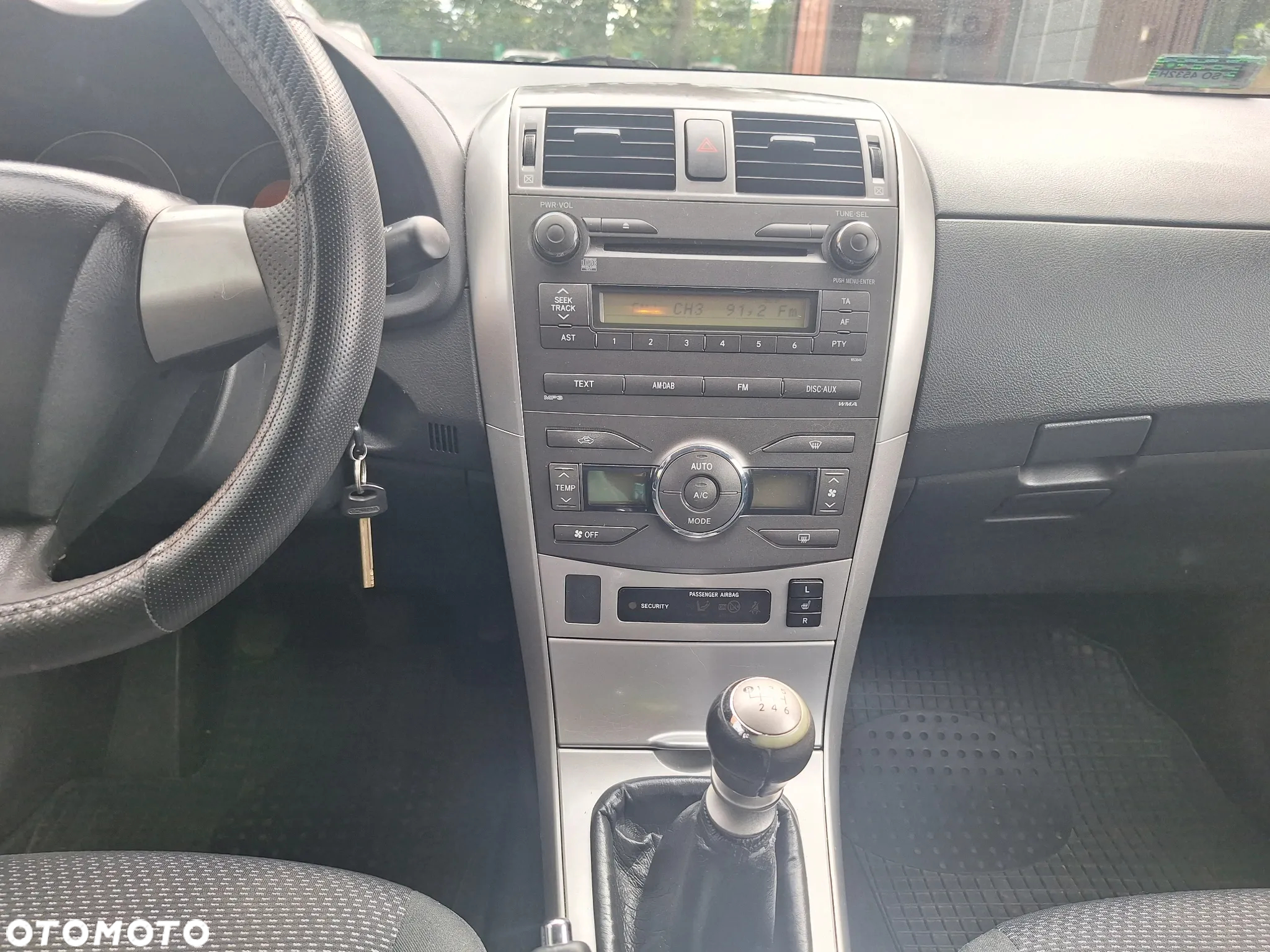 Toyota Corolla 1.6 Luna - 19
