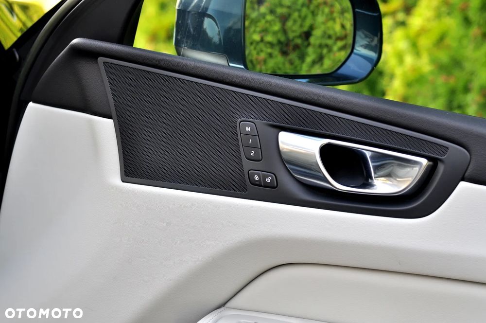 Volvo XC 60 B4 D AWD Geartronic Inscription - 29