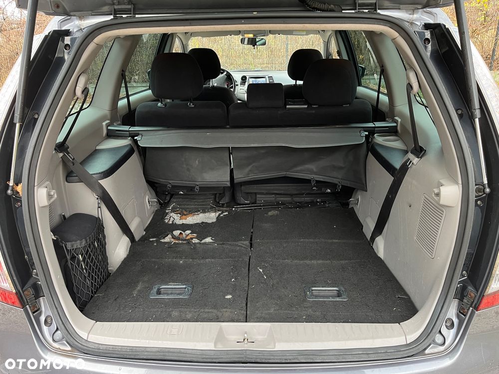 Mitsubishi Grandis 2.4 Automatik Intense - 11