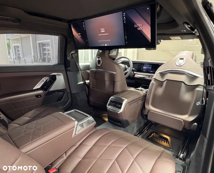 BMW Seria 7 M760e PHEV xDrive sport - 13