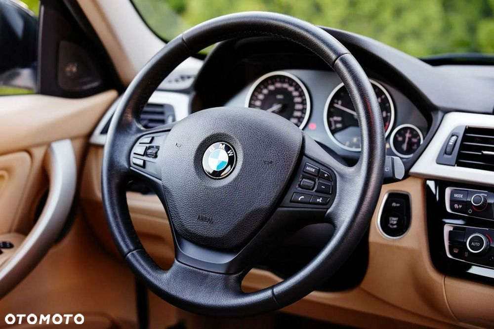 BMW Seria 3 318d Edition Luxury Line Purity - 23