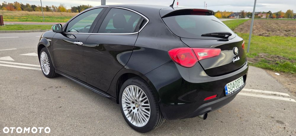 Alfa Romeo Giulietta 2012 photo 4