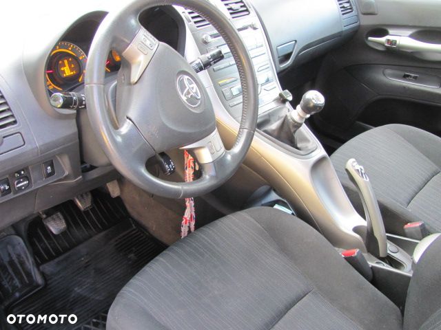 Toyota Auris 2.0 D-4D Prestige - 8