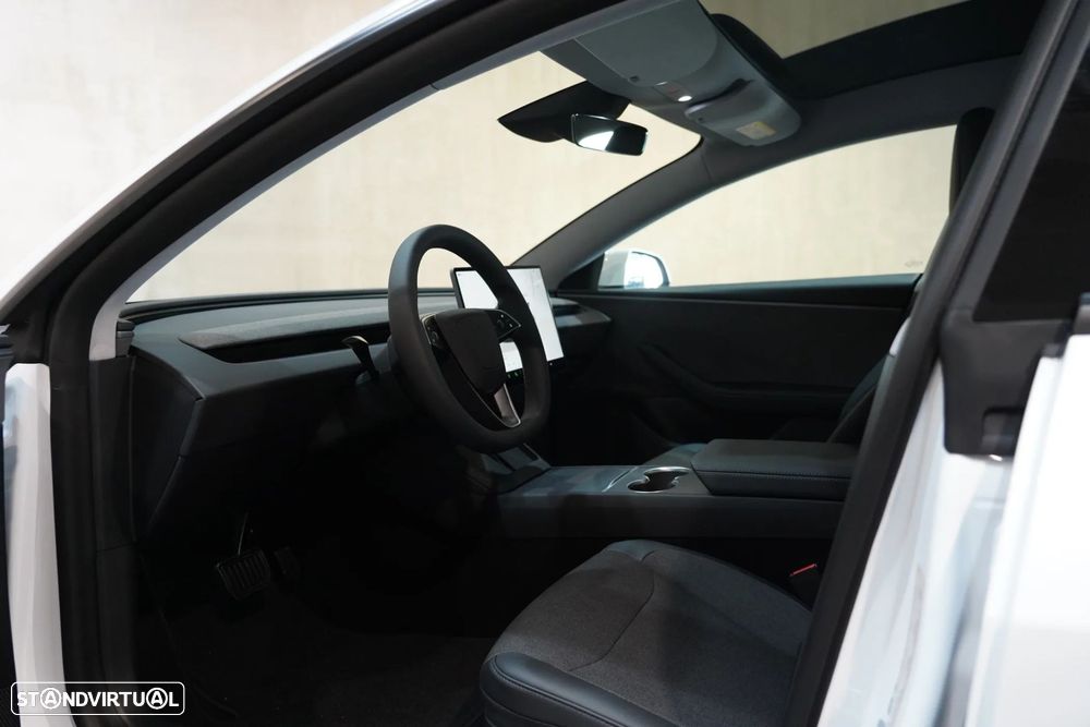Tesla Model 3 - 37