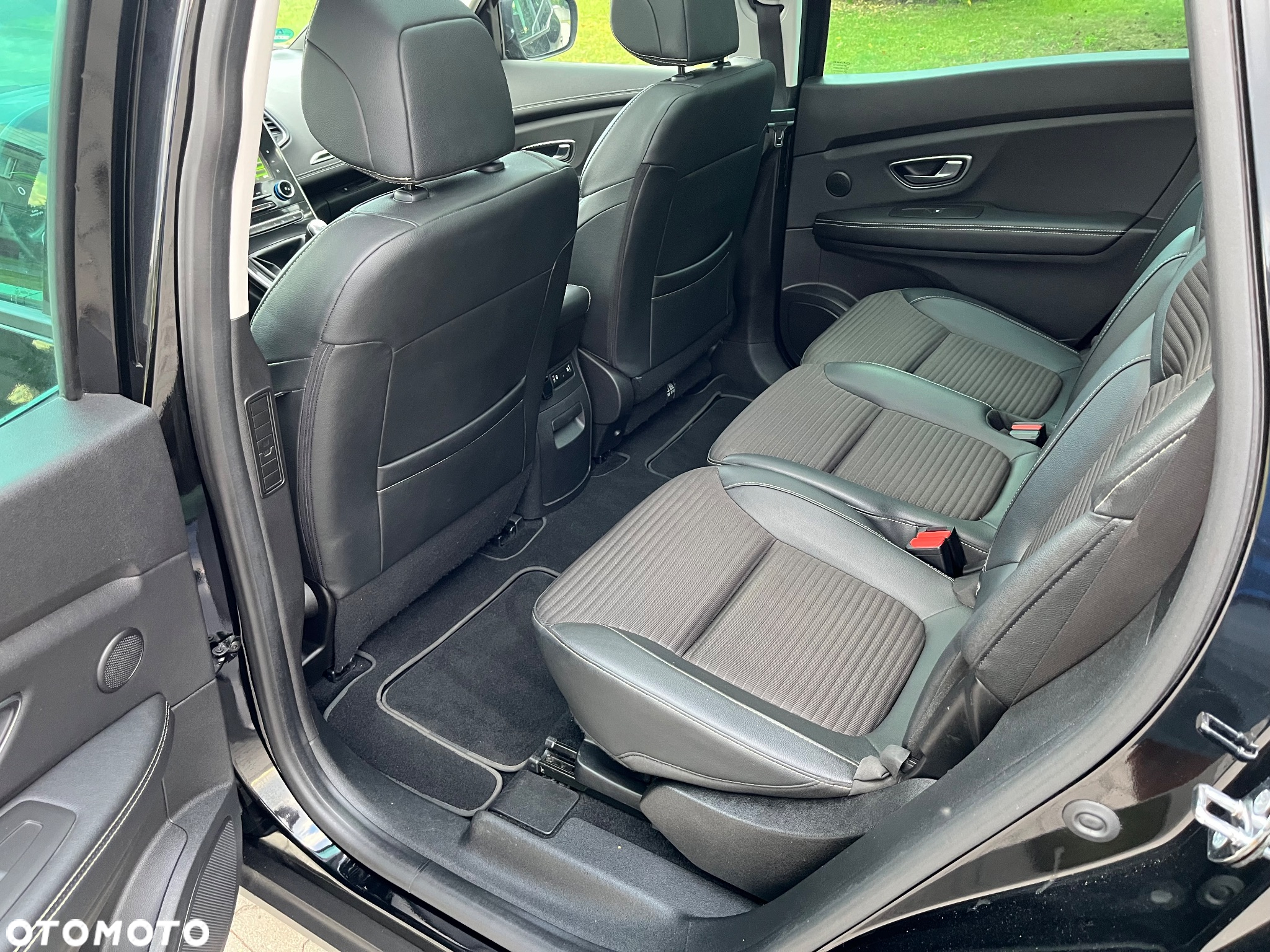 Renault Grand Scenic - 21
