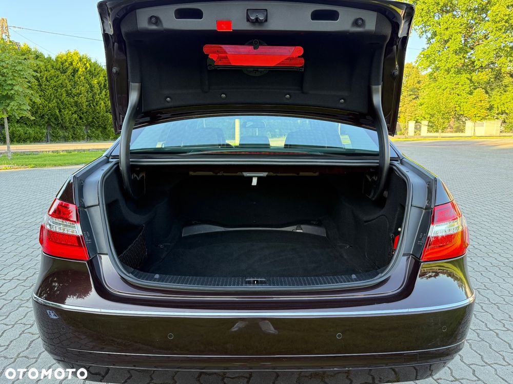 Mercedes-Benz Klasa E 250 CDI BlueEff Elegance - 32