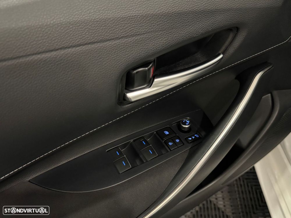Toyota Corolla 1.8 Hybrid Exclusive - 52