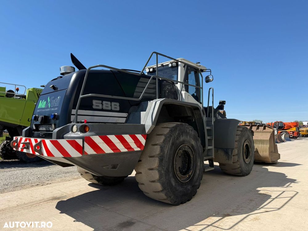 Liebherr L586 Incarcator Frontal - 9