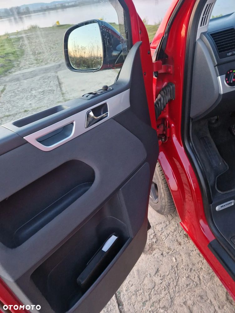 Volkswagen Multivan - 21