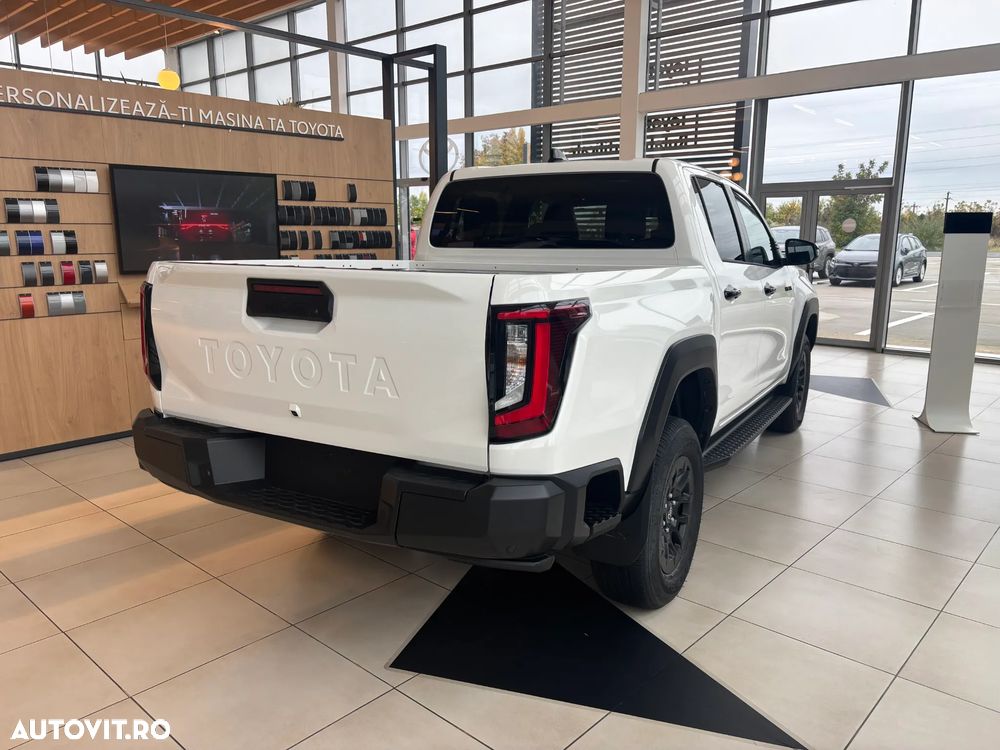 Toyota Hilux 2.8D MHEV Double Cab 6AT AWD Style - 3