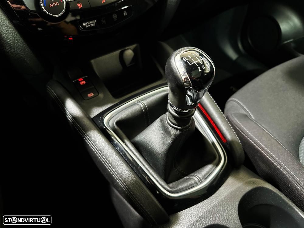 Nissan Qashqai 1.3 DIG-T MHEV Premiere Edition - 36
