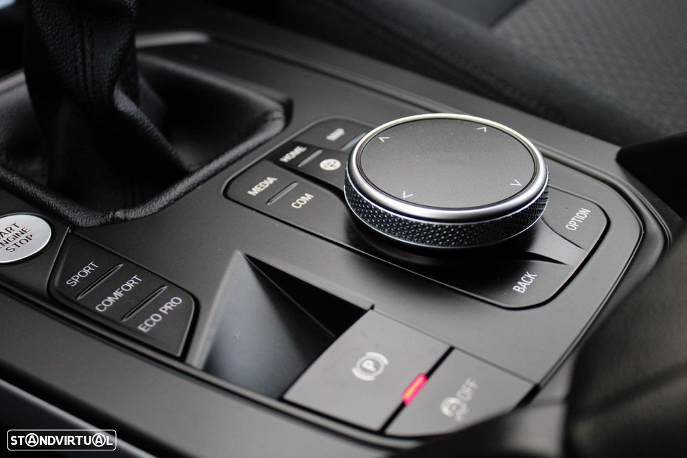 BMW 116 d Pack Essence - 44