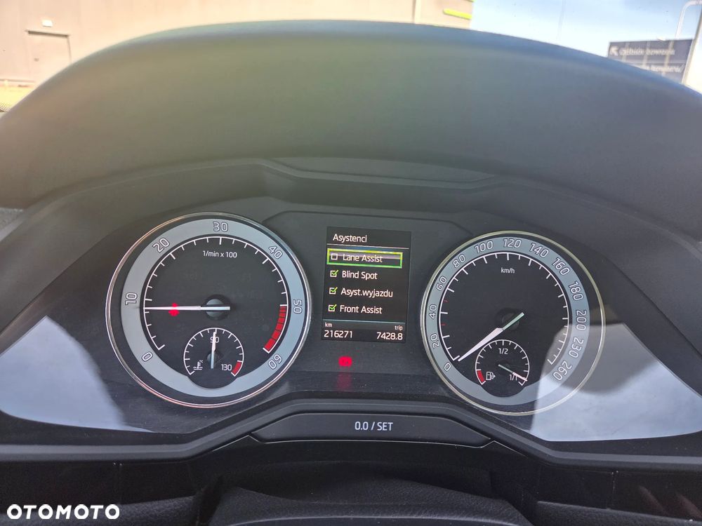 Skoda Superb 2.0 TDI 4x4 L&K DSG - 22