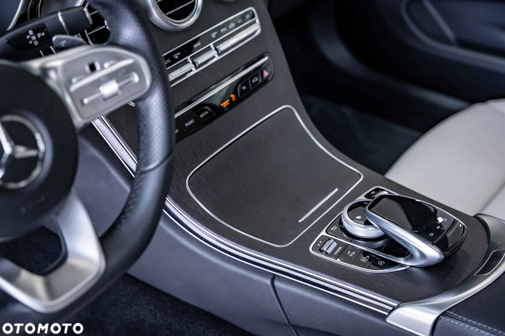 Mercedes-Benz Klasa C 300 9G-TRONIC - 24