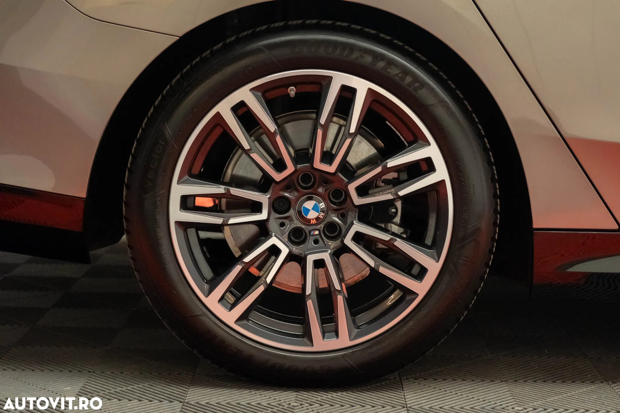 BMW Seria 5 520i Aut. - 9