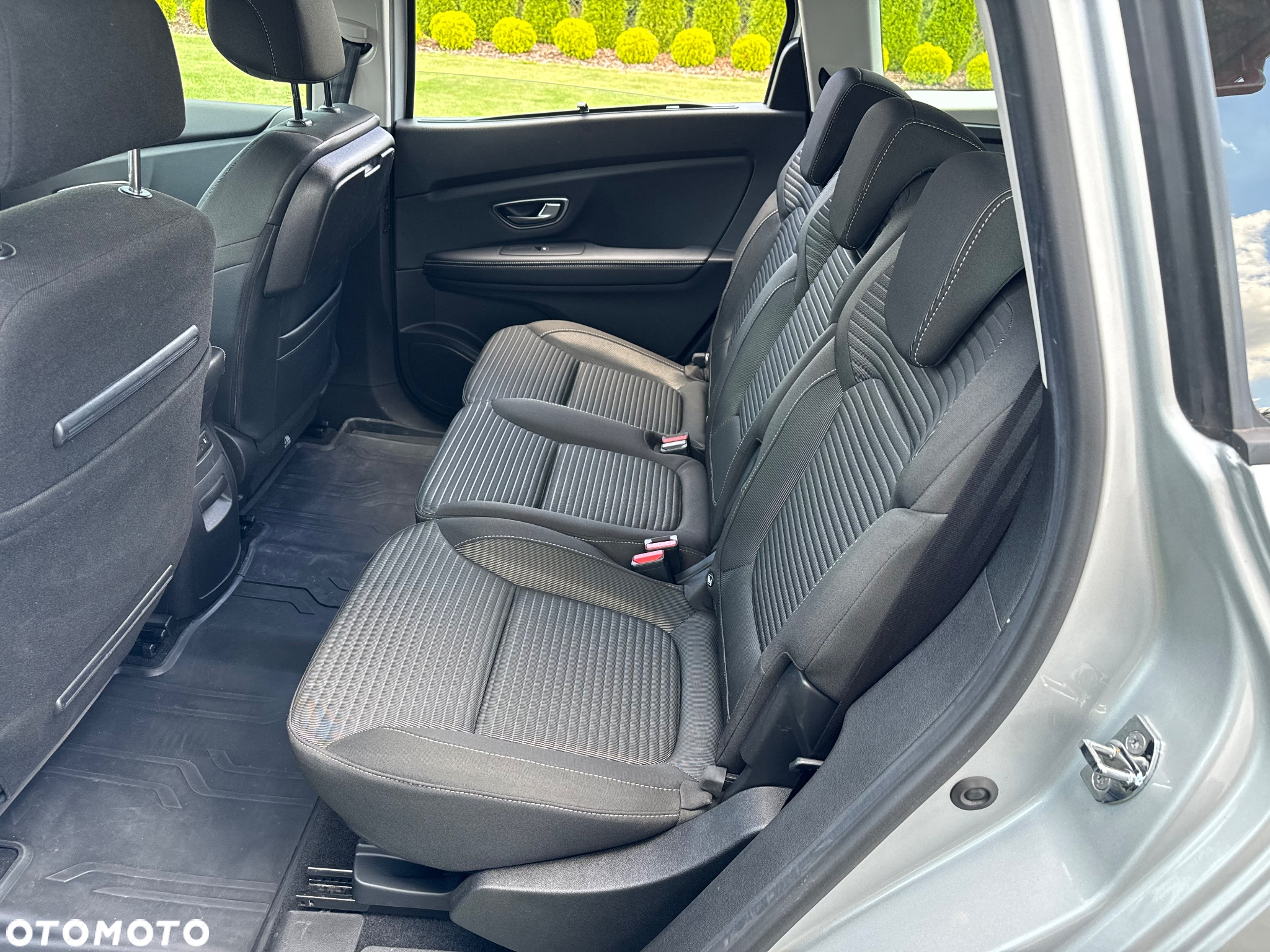 Renault Grand Scenic BLUE dCi 120 LIMITED - 36