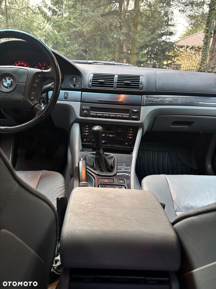 BMW Seria 5 540i - 15