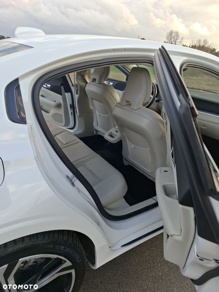 Volvo S60 B5 B Ultimate Dark - 7