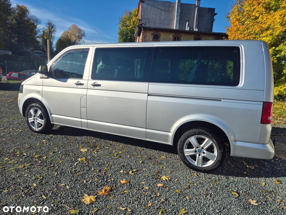 Volkswagen Caravelle - 11