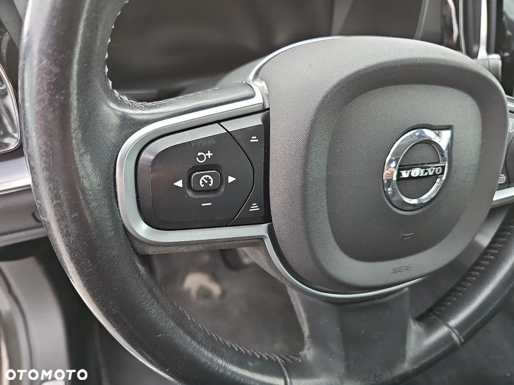 Volvo V60 D3 Momentum Pro - 17