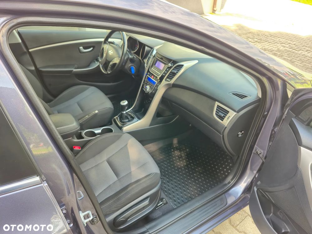 Hyundai i30 blue Kombi 1.6 GDi Trend - 22