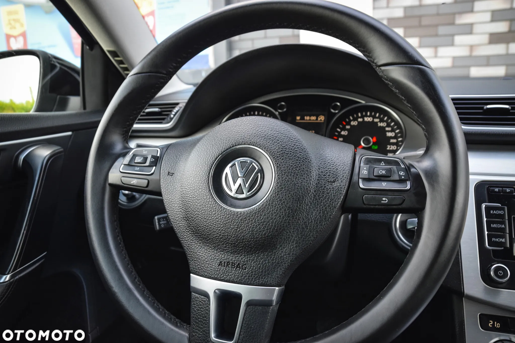 Volkswagen Passat 2.0 TDI Highline DSG - 35
