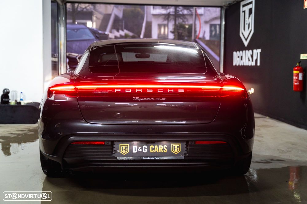 Porsche Taycan 4S - 25