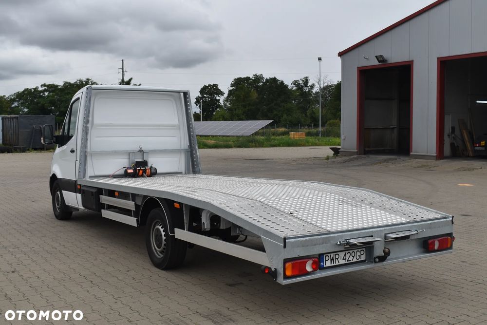 Mercedes-Benz Sprinter - 5