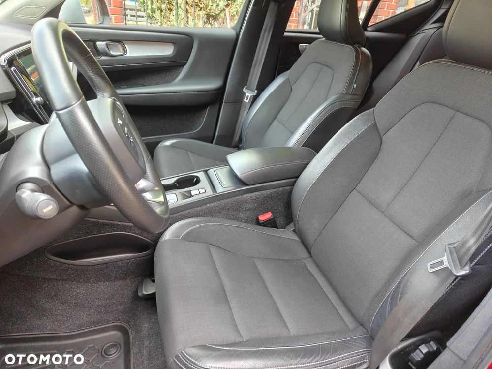 Volvo XC 40 T4 AWD Geartronic Momentum - 17